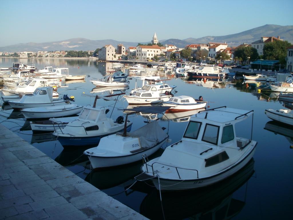 Grgin Apartments Kastela Bagian luar foto